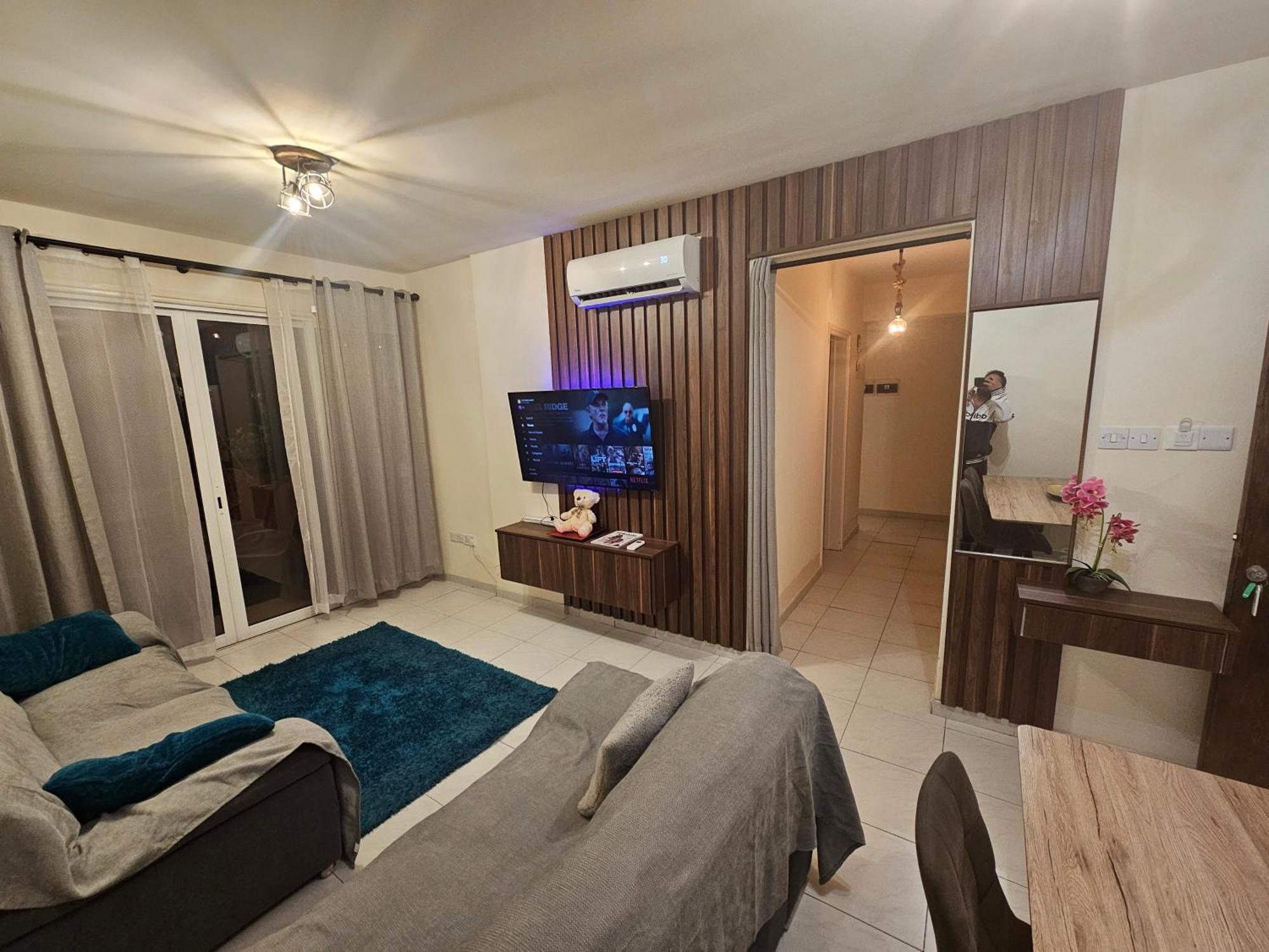 Stefaris "Koutsou Court 105" Apartment Larnaca Exterior foto